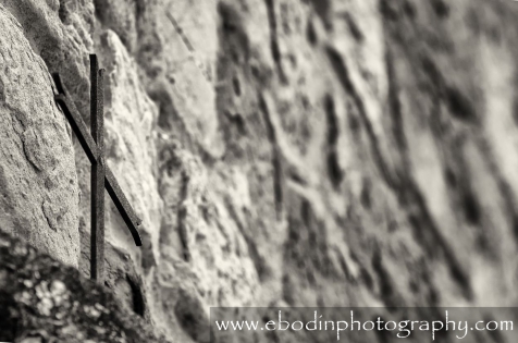 Entrée © 2014

Crucifix au-dessus de la porte de l'ancienne église des Arcs dans le Var