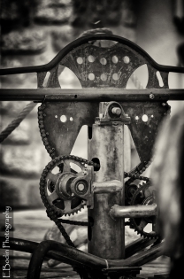 Mécanisme © 2015

Mécanisme d'un ancien manège motorisé par une balançoire à Puget-Théniers dans les Alpes Maritimes