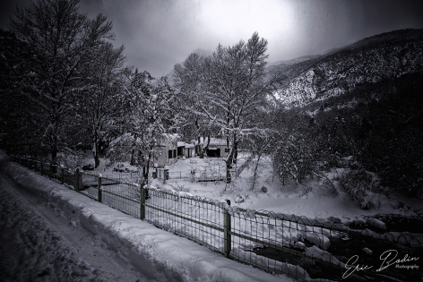 Pont du Coude à Aiglun © 2018
Aiglun : Pont du Coude
Chute de neige du 1er Mars 2018

#esteron #nice06 #alpesmaritimes #paca #photopaca #photonice06 #france #neige #montagne #riviere #aiglun #06910