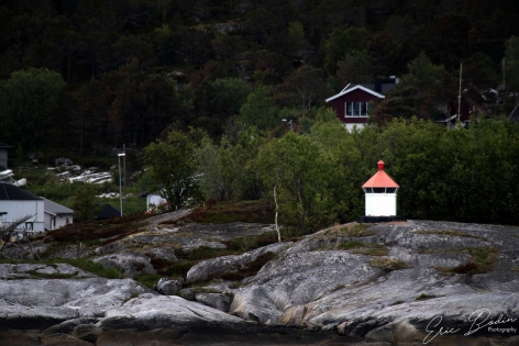 Traversée Lodingen-Bognes Un des nombreux phares qui balisent le fjord
©2019