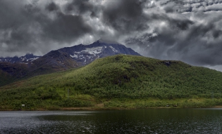 Langvassbukta Vue sur le lac de Langvatnet
©2019