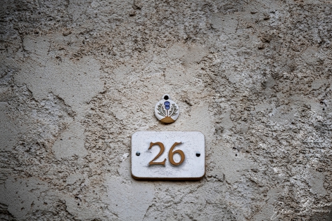 Numéro de rue Numérotation de rue en céramique

©2019 Eric BODIN Photography
