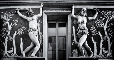 Rue de la Poissonnerie Adam et Eve
©2021 - Eric BODIN Photography