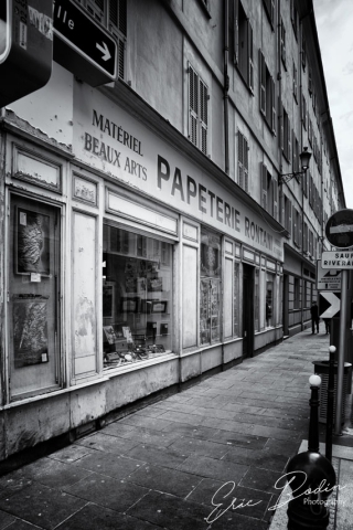 Rue Alexandre Mari Papeterie Rontani
©2021 - Eric BODIN Photography
