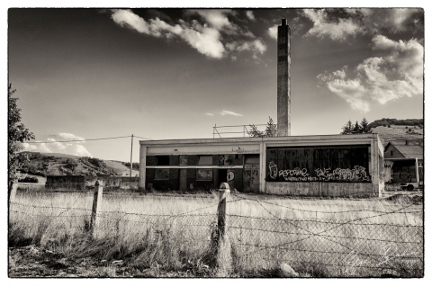  Ancienne usine détruite pendant la guerre des Balkans
© 2013