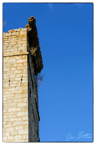  Ancienne Église détruite pendant la guerre des Balkans
© 2013