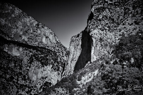 Clue d'Aiglun La forteresse troglodyte est visible en bas de la falaise de droite
© 2021 : Eric BODIN Photography
#esteron #nice06 #alpesmaritimes #paca #photopaca #photonice06 #france #neige #montagne #riviere #aiglun #06910 #clue