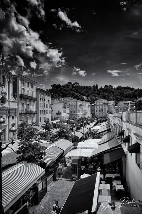 Le Cours Cours Saleya depuis le haut des escaliers des terrasses
©2022 : Eric BODIN Photography